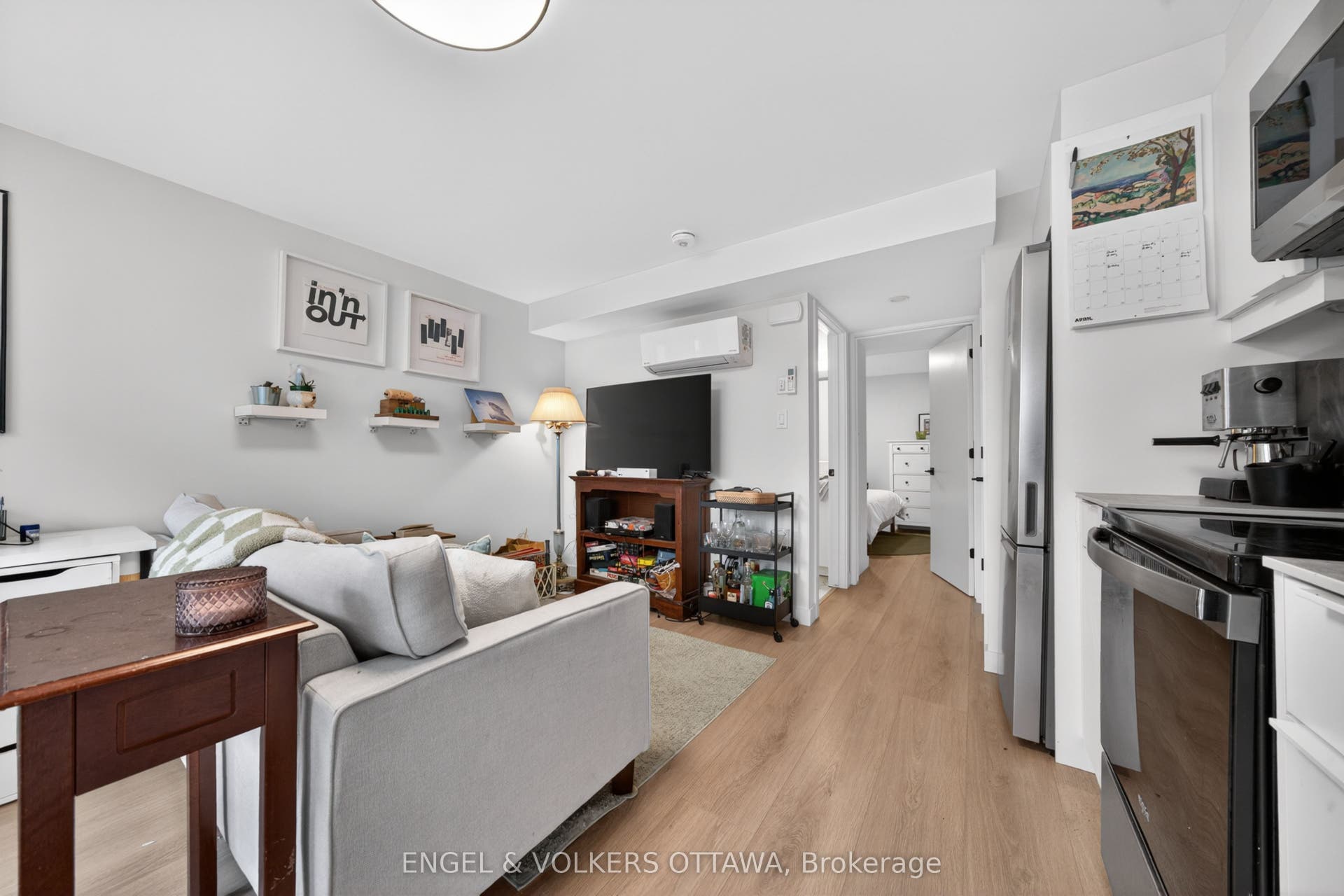 51 Fairmont Avenue, #C, West Centre Town, Ottawa ON K1Y 1X4 51 Fairmont Avenue, #C, West Centre Town, Ottawa ON K1Y 1X4
