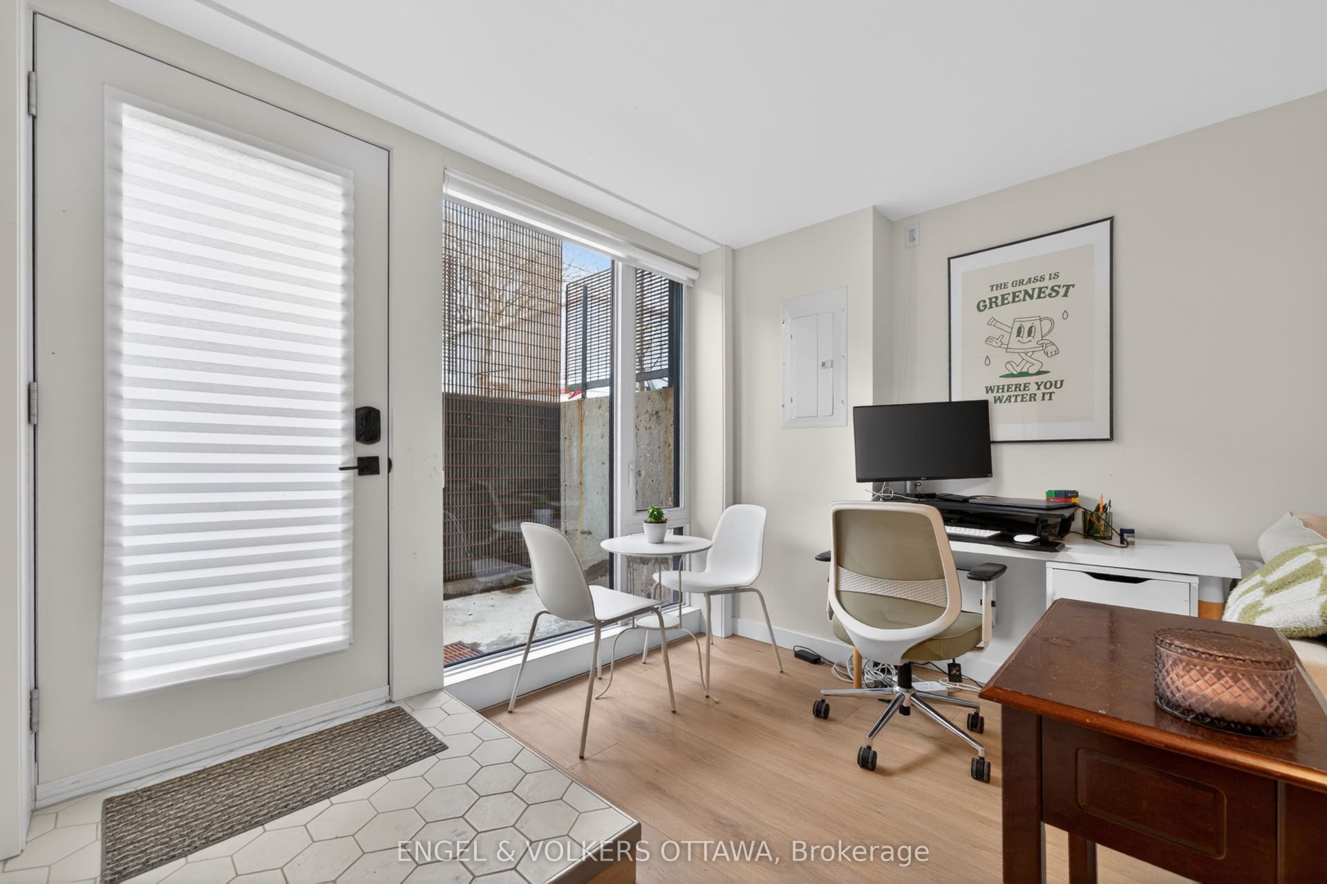 51 Fairmont Avenue, #C, West Centre Town, Ottawa ON K1Y 1X4 51 Fairmont Avenue, #C, West Centre Town, Ottawa ON K1Y 1X4