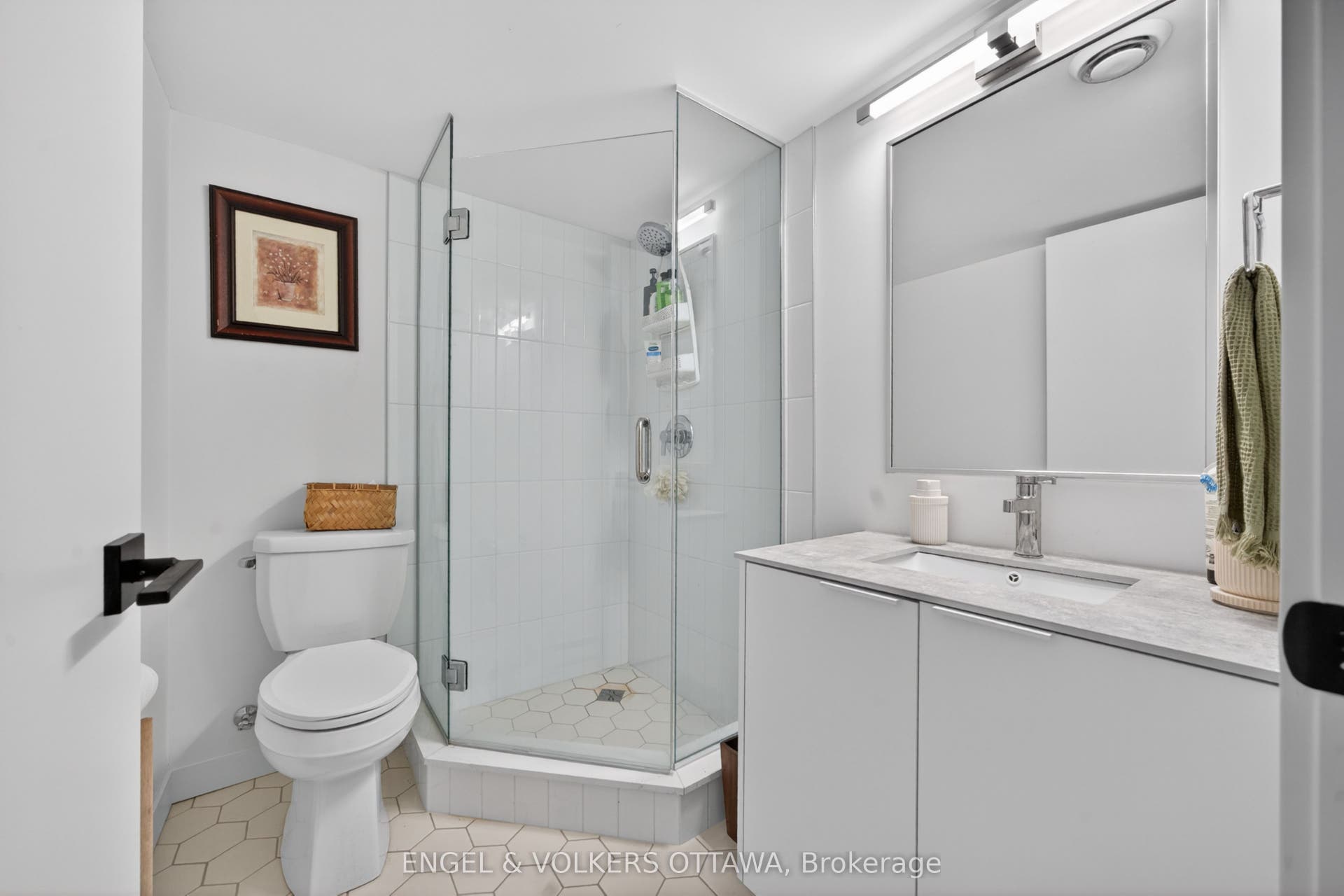51 Fairmont Avenue, #C, West Centre Town, Ottawa ON K1Y 1X4 51 Fairmont Avenue, #C, West Centre Town, Ottawa ON K1Y 1X4