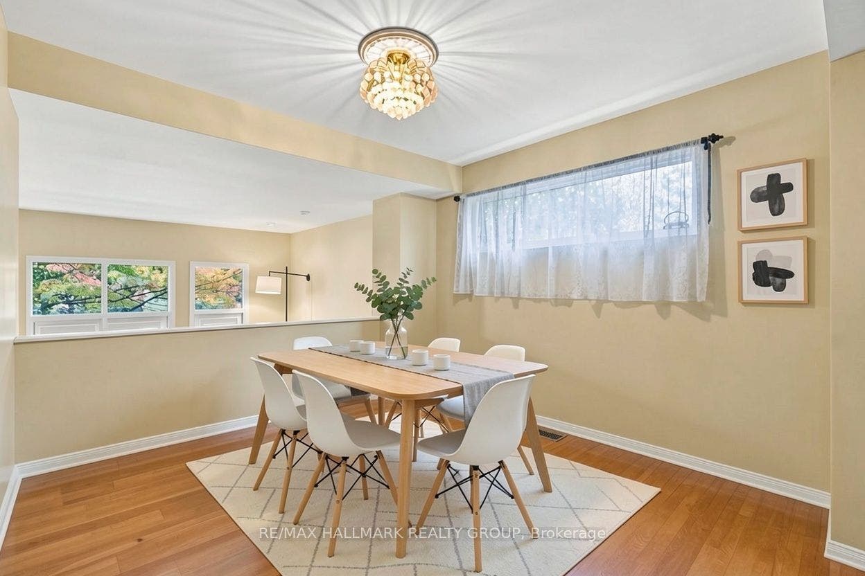121 Mackay Street, #2, New Edinburgh - Lindenlea, Ottawa ON K1M 2B4 121 Mackay Street, #2, New Edinburgh - Lindenlea, Ottawa ON K1M 2B4