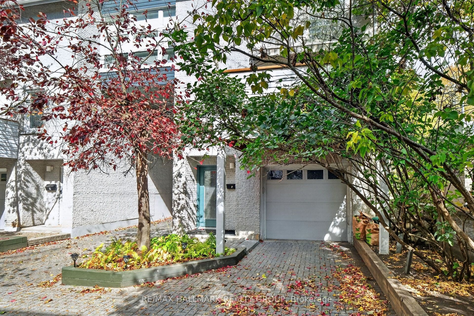121 Mackay Street, #2, New Edinburgh - Lindenlea, Ottawa ON K1M 2B4 121 Mackay Street, #2, New Edinburgh - Lindenlea, Ottawa ON K1M 2B4