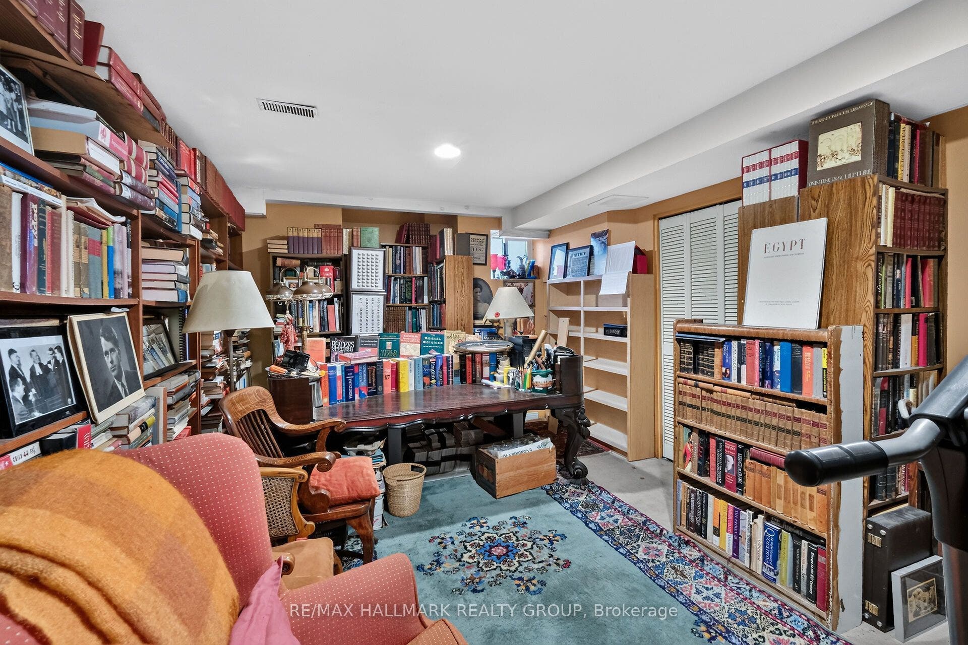 121 Mackay Street, #2, New Edinburgh - Lindenlea, Ottawa ON K1M 2B4 121 Mackay Street, #2, New Edinburgh - Lindenlea, Ottawa ON K1M 2B4