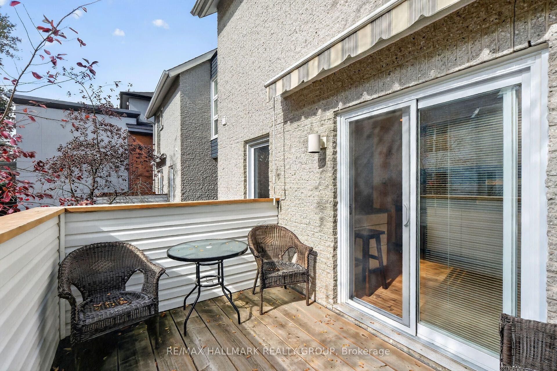 121 Mackay Street, #2, New Edinburgh - Lindenlea, Ottawa ON K1M 2B4 121 Mackay Street, #2, New Edinburgh - Lindenlea, Ottawa ON K1M 2B4