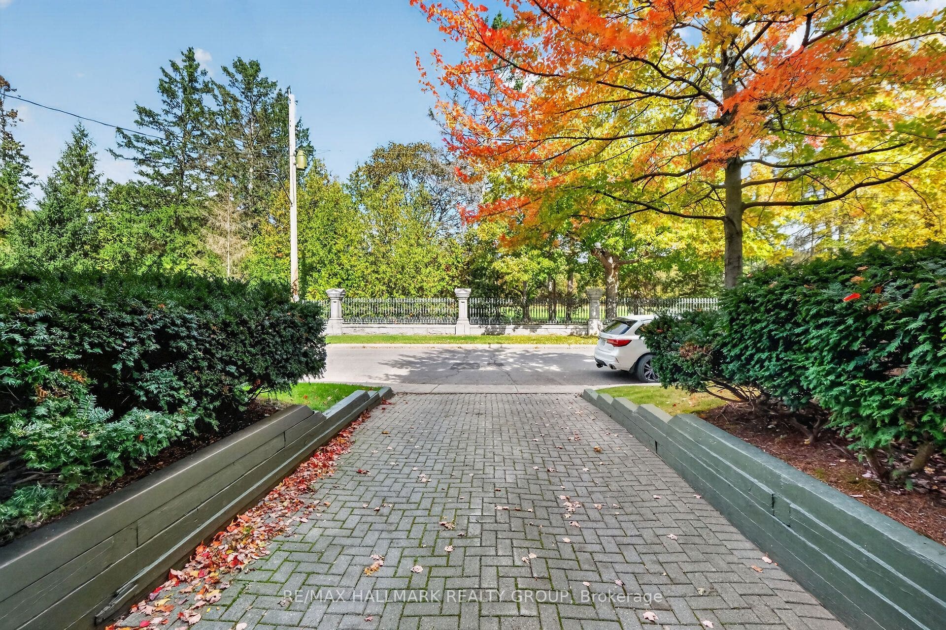 121 Mackay Street, #2, New Edinburgh - Lindenlea, Ottawa ON K1M 2B4 121 Mackay Street, #2, New Edinburgh - Lindenlea, Ottawa ON K1M 2B4