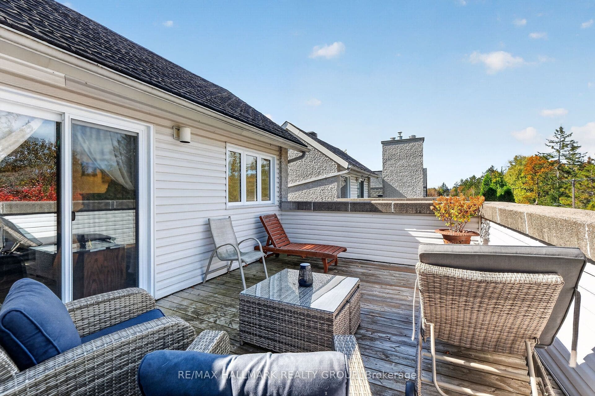 121 Mackay Street, #2, New Edinburgh - Lindenlea, Ottawa ON K1M 2B4 121 Mackay Street, #2, New Edinburgh - Lindenlea, Ottawa ON K1M 2B4