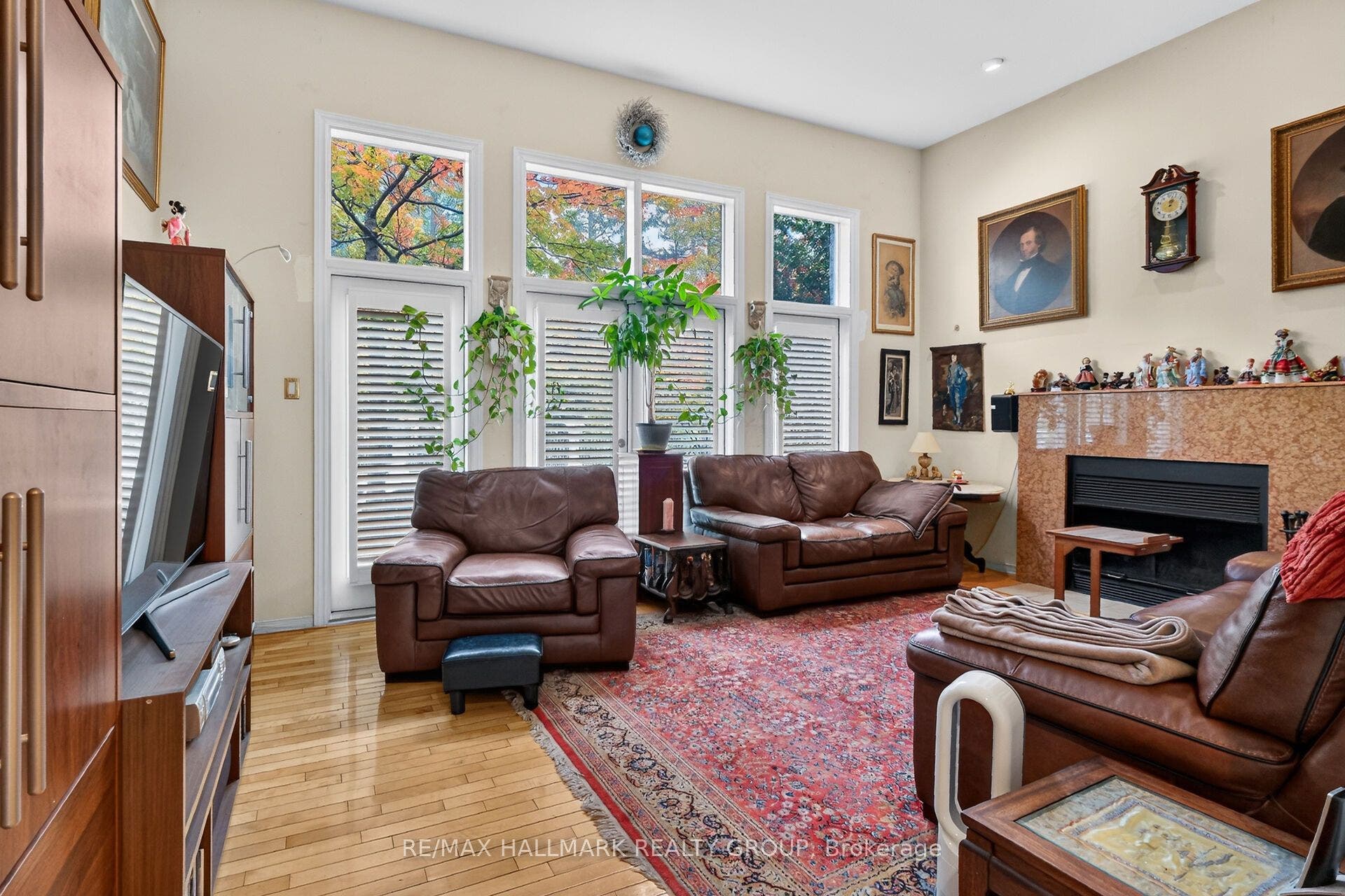 121 Mackay Street, #2, New Edinburgh - Lindenlea, Ottawa ON K1M 2B4 121 Mackay Street, #2, New Edinburgh - Lindenlea, Ottawa ON K1M 2B4