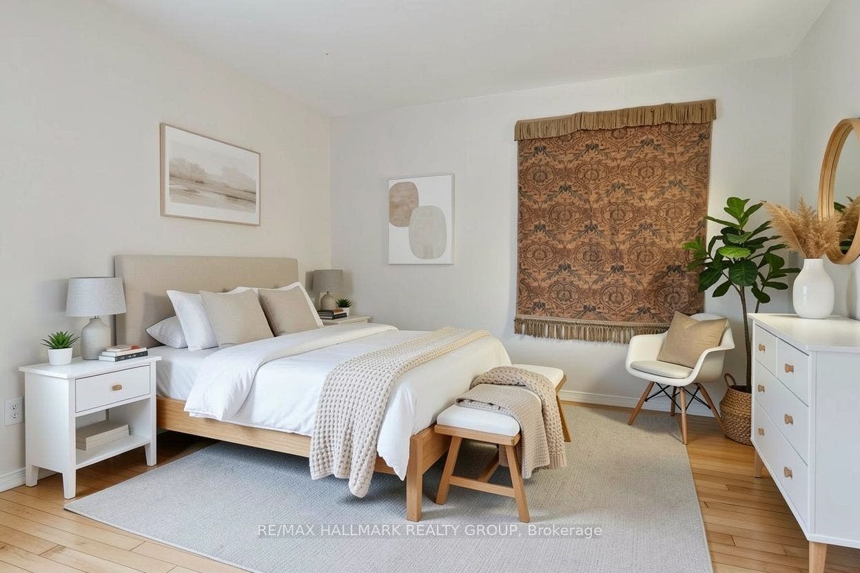 121 Mackay Street, #2, New Edinburgh - Lindenlea, Ottawa ON K1M 2B4 121 Mackay Street, #2, New Edinburgh - Lindenlea, Ottawa ON K1M 2B4