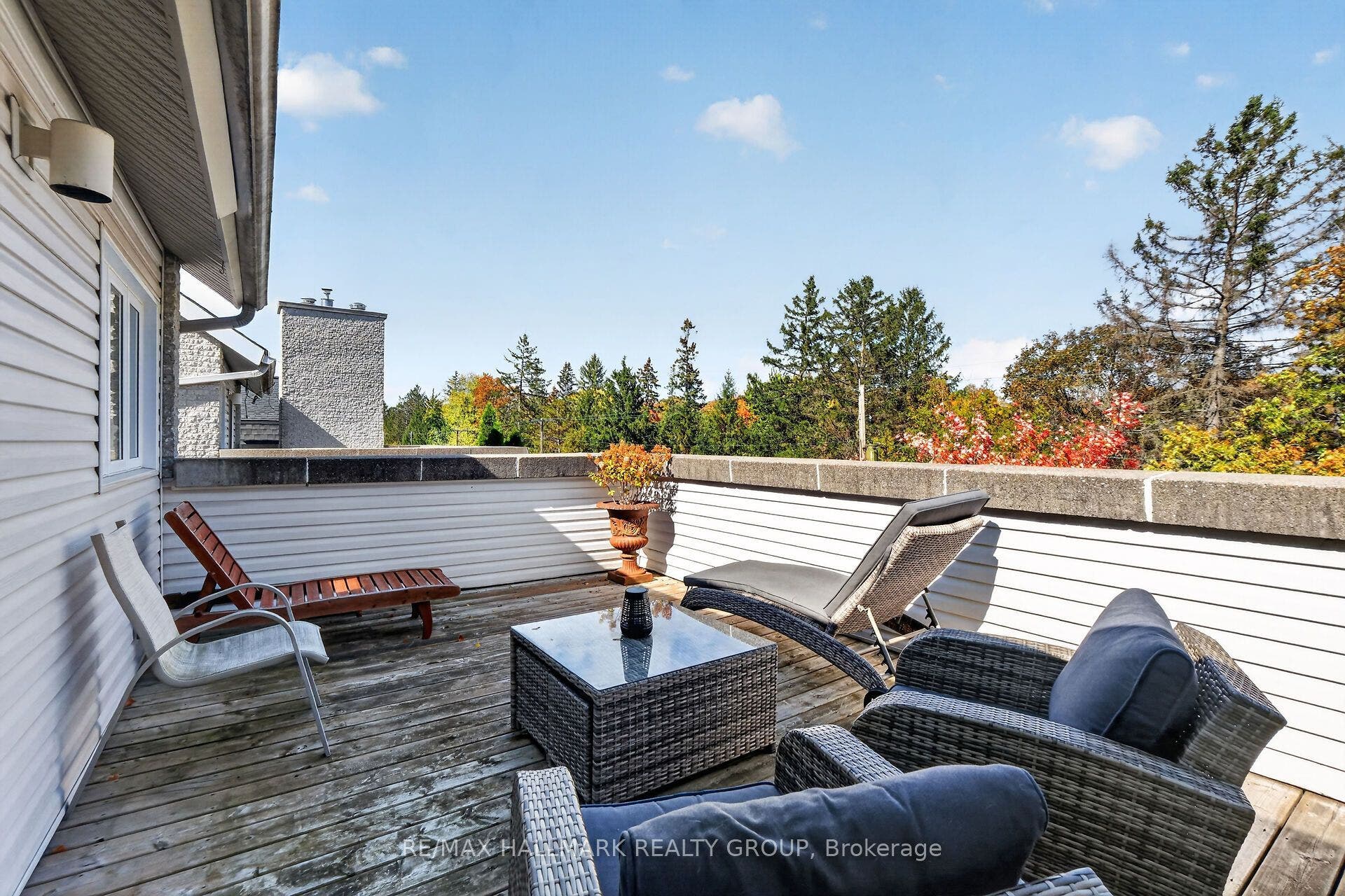 121 Mackay Street, #2, New Edinburgh - Lindenlea, Ottawa ON K1M 2B4 121 Mackay Street, #2, New Edinburgh - Lindenlea, Ottawa ON K1M 2B4