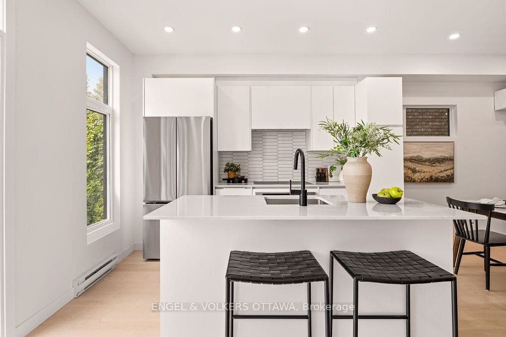 51 Fairmont Avenue, #A, West Centre Town, Ottawa ON K1Y 1X4 51 Fairmont Avenue, #A, West Centre Town, Ottawa ON K1Y 1X4