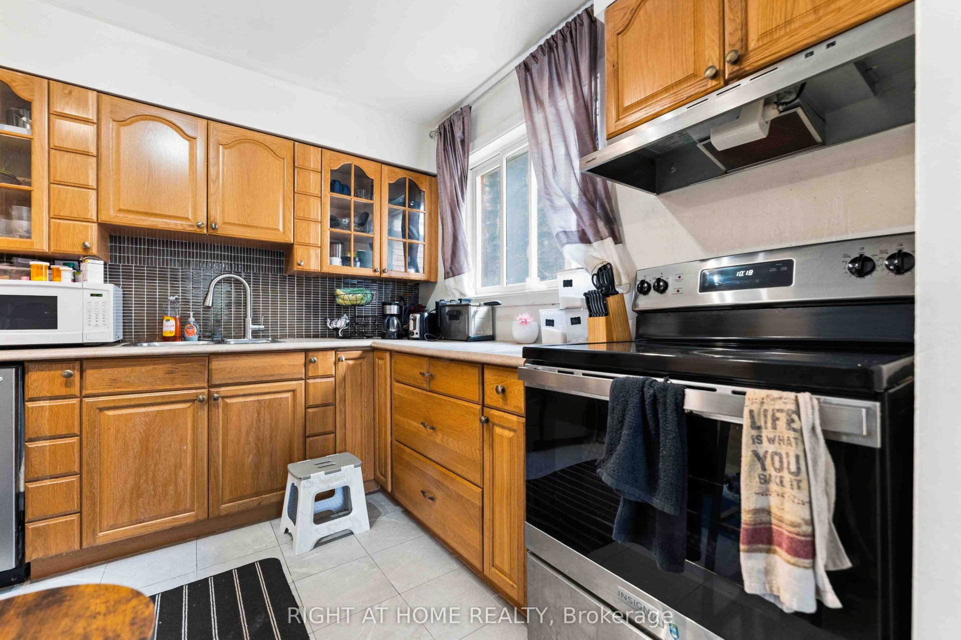 500 FENERTY Court, #3, Kanata, Ottawa ON K2L 3B1 500 FENERTY Court, #3, Kanata, Ottawa ON K2L 3B1