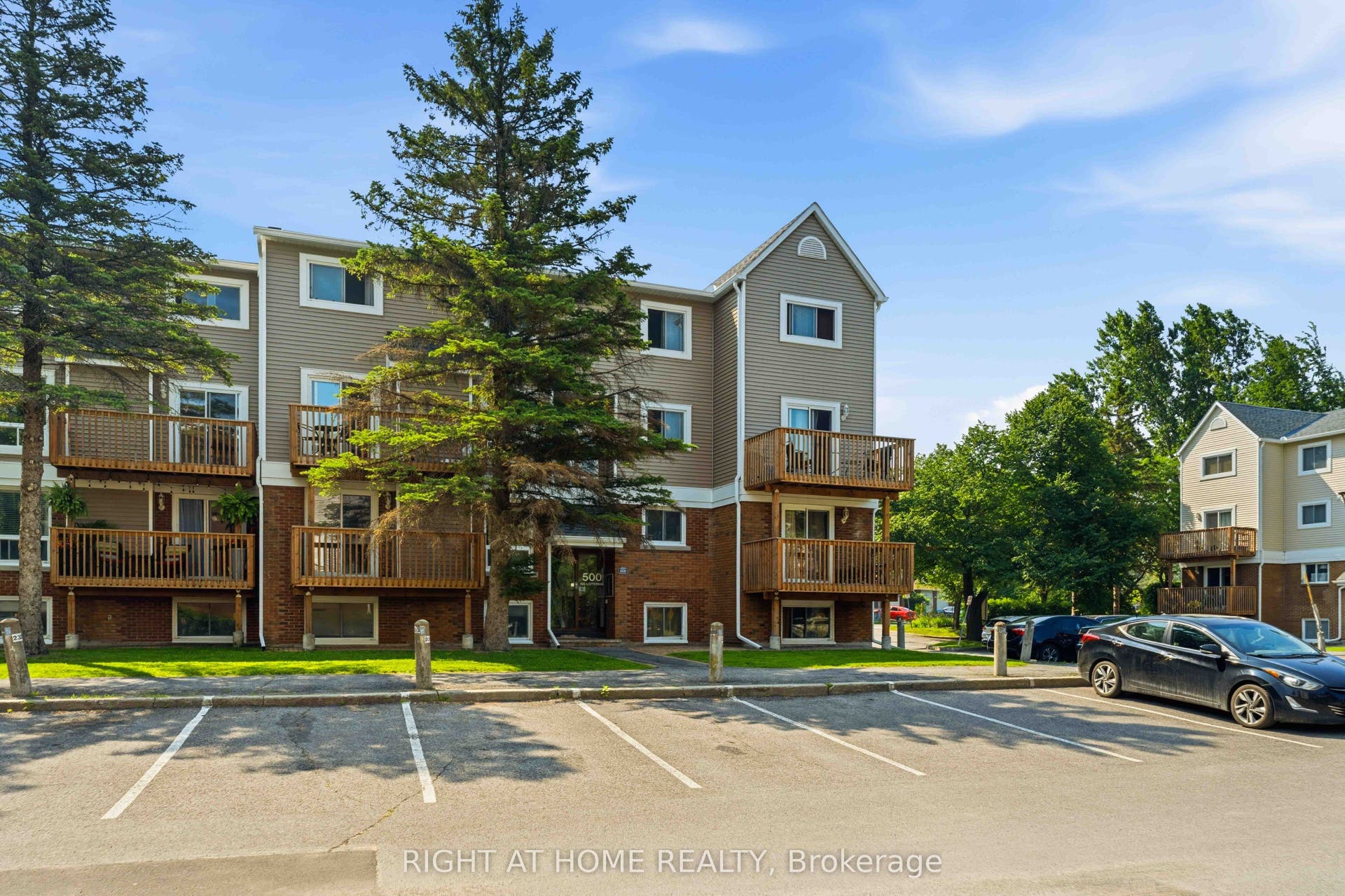 500 FENERTY Court, #3, Kanata, Ottawa ON K2L 3B1 500 FENERTY Court, #3, Kanata, Ottawa ON K2L 3B1