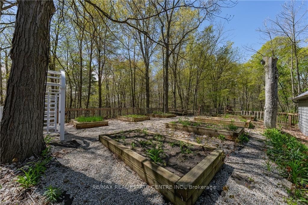 6703 Wellington 34 Road, Puslinch, Wellington ON N3C 2V4