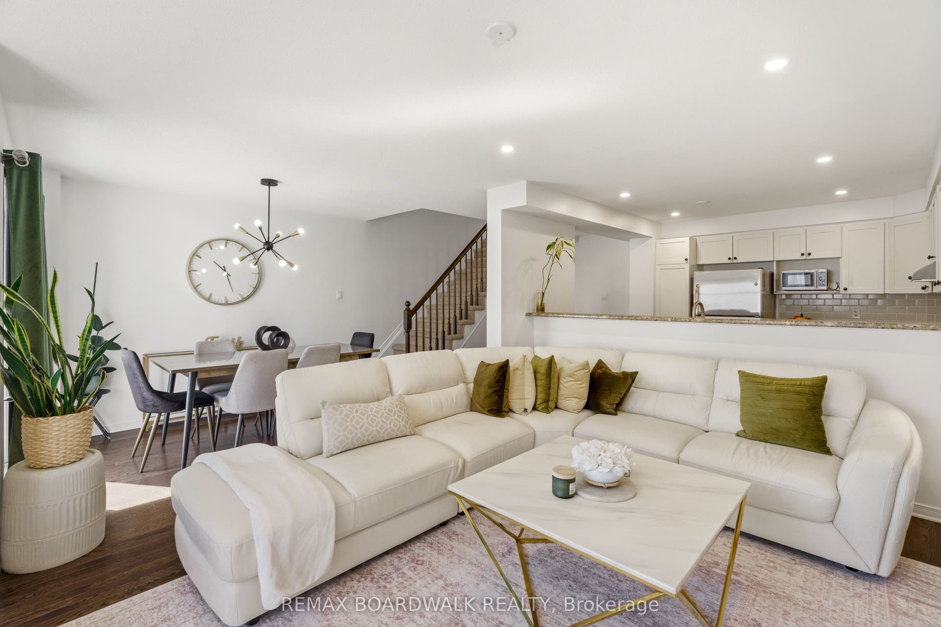 Lots of Room for Entertaining