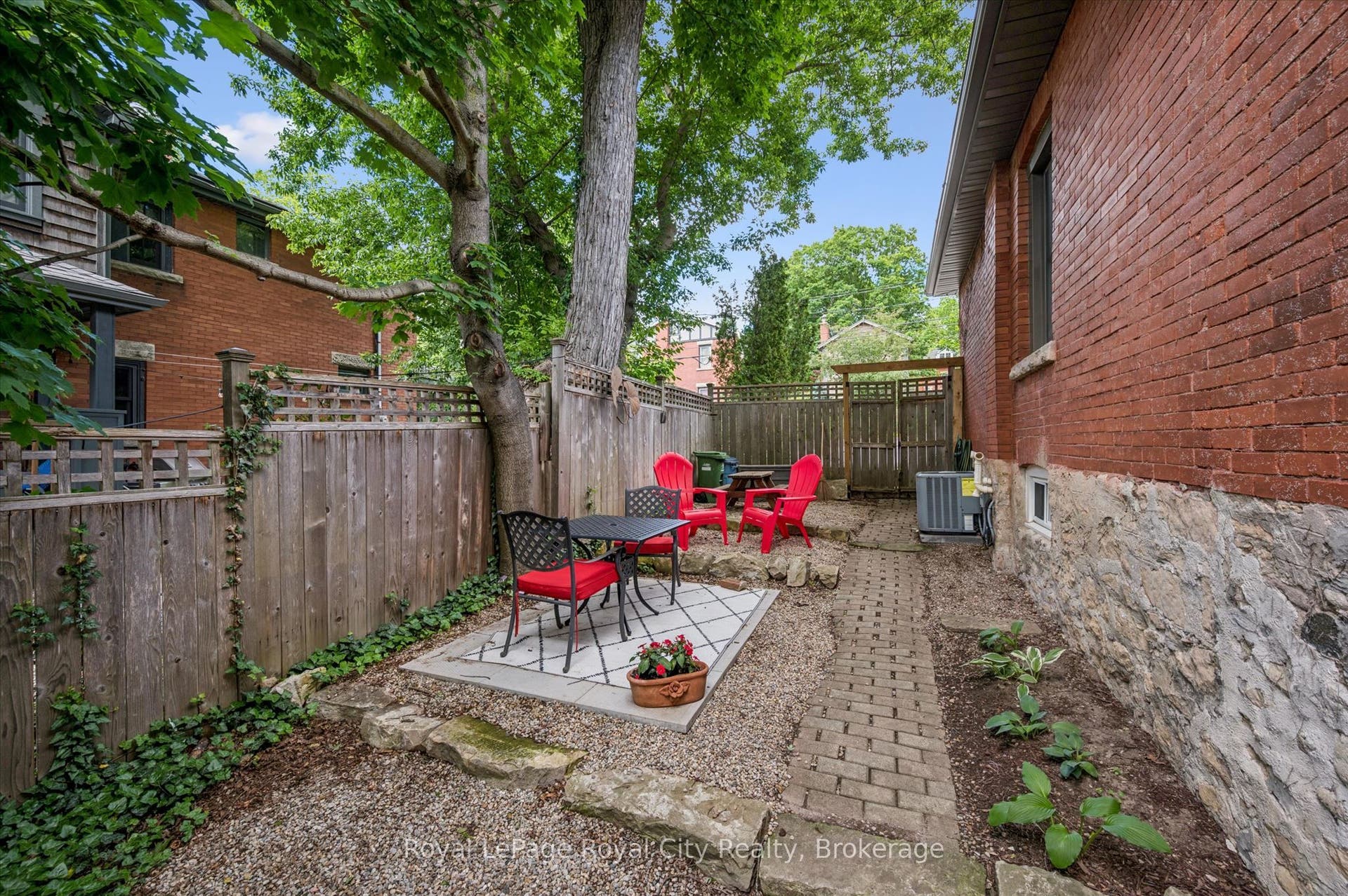 164 King Street, Guelph, Wellington ON N1E 4R1