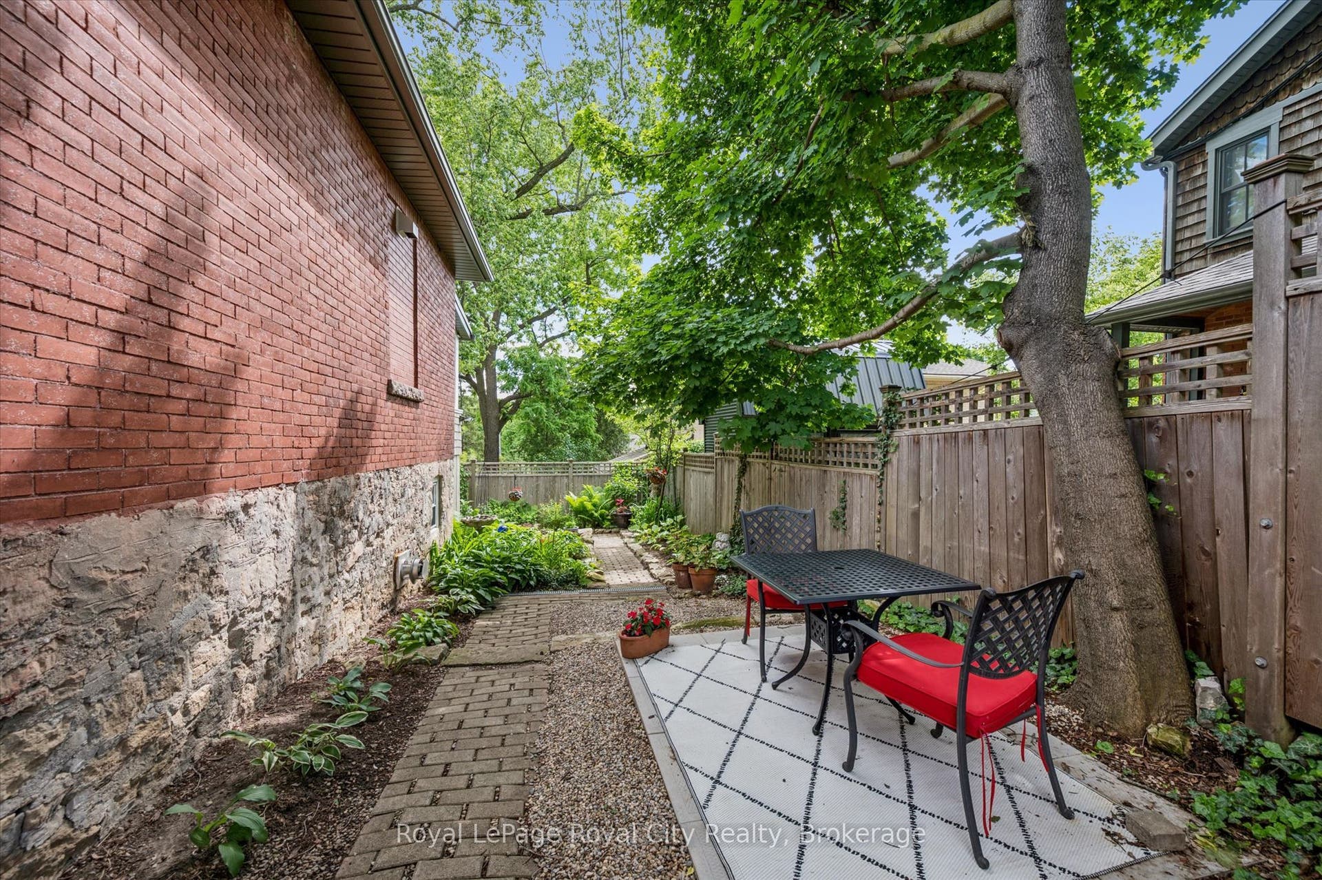 164 King Street, Guelph, Wellington ON N1E 4R1