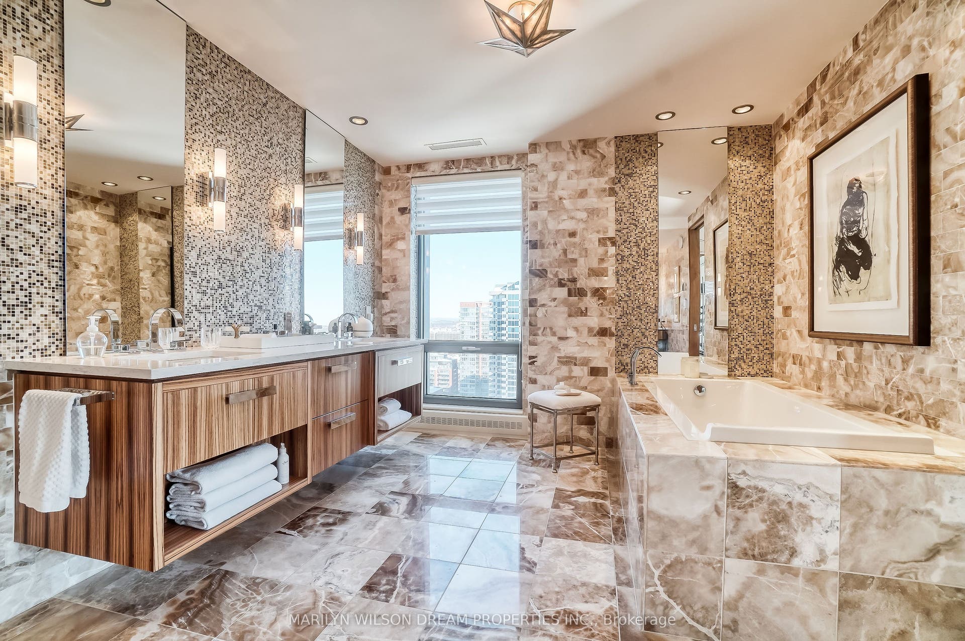 90 George Street, #1701, Lower Town - Sandy Hill, Ottawa ON K1N 0A8 90 George Street, #1701, Lower Town - Sandy Hill, Ottawa ON K1N 0A8