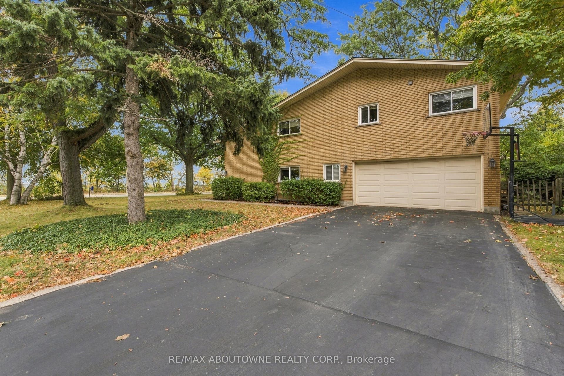 617 Scenic Drive, Hamilton, Hamilton ON L9C 1H2