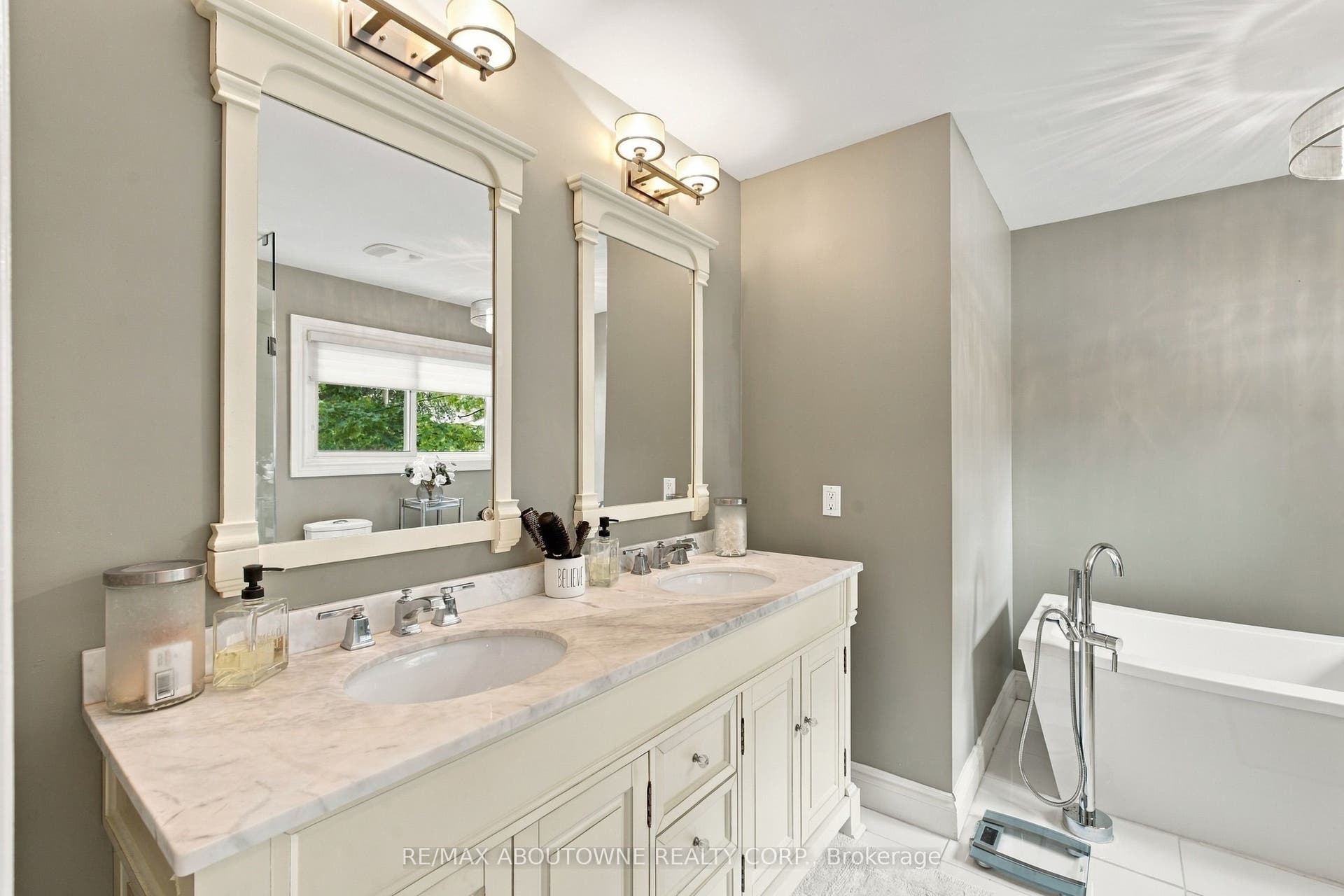 617 Scenic Drive, Hamilton, Hamilton ON L9C 1H2