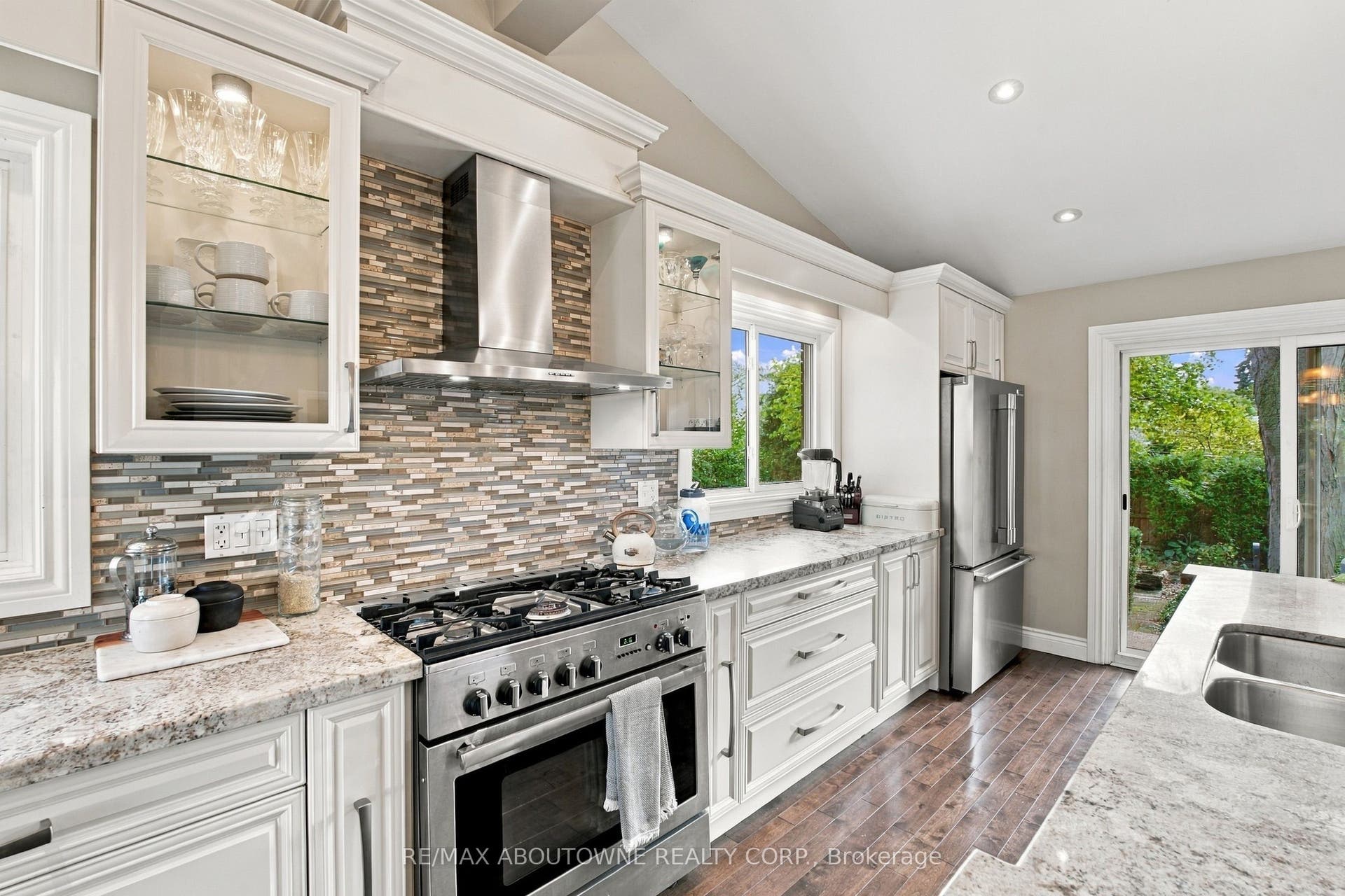 617 Scenic Drive, Hamilton, Hamilton ON L9C 1H2