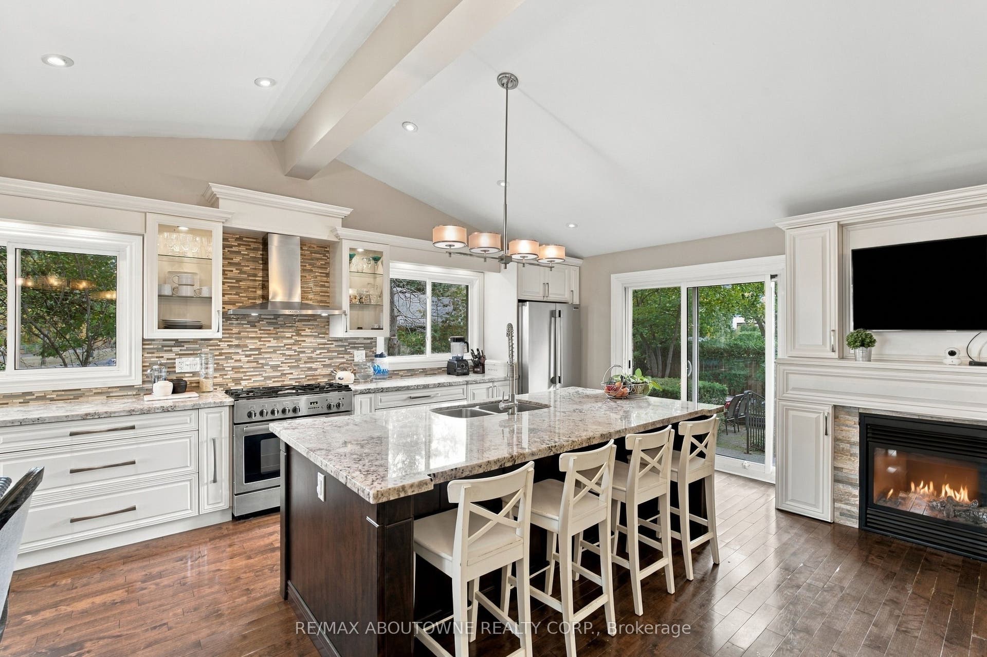 617 Scenic Drive, Hamilton, Hamilton ON L9C 1H2