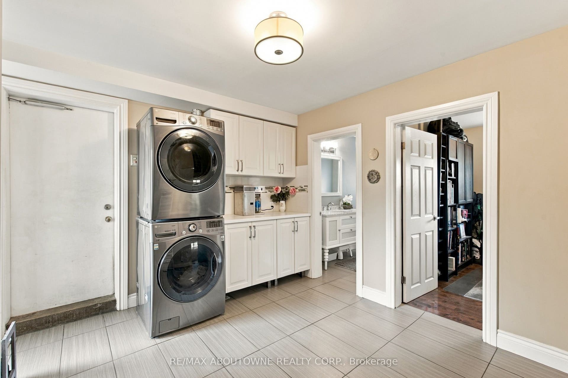 617 Scenic Drive, Hamilton, Hamilton ON L9C 1H2