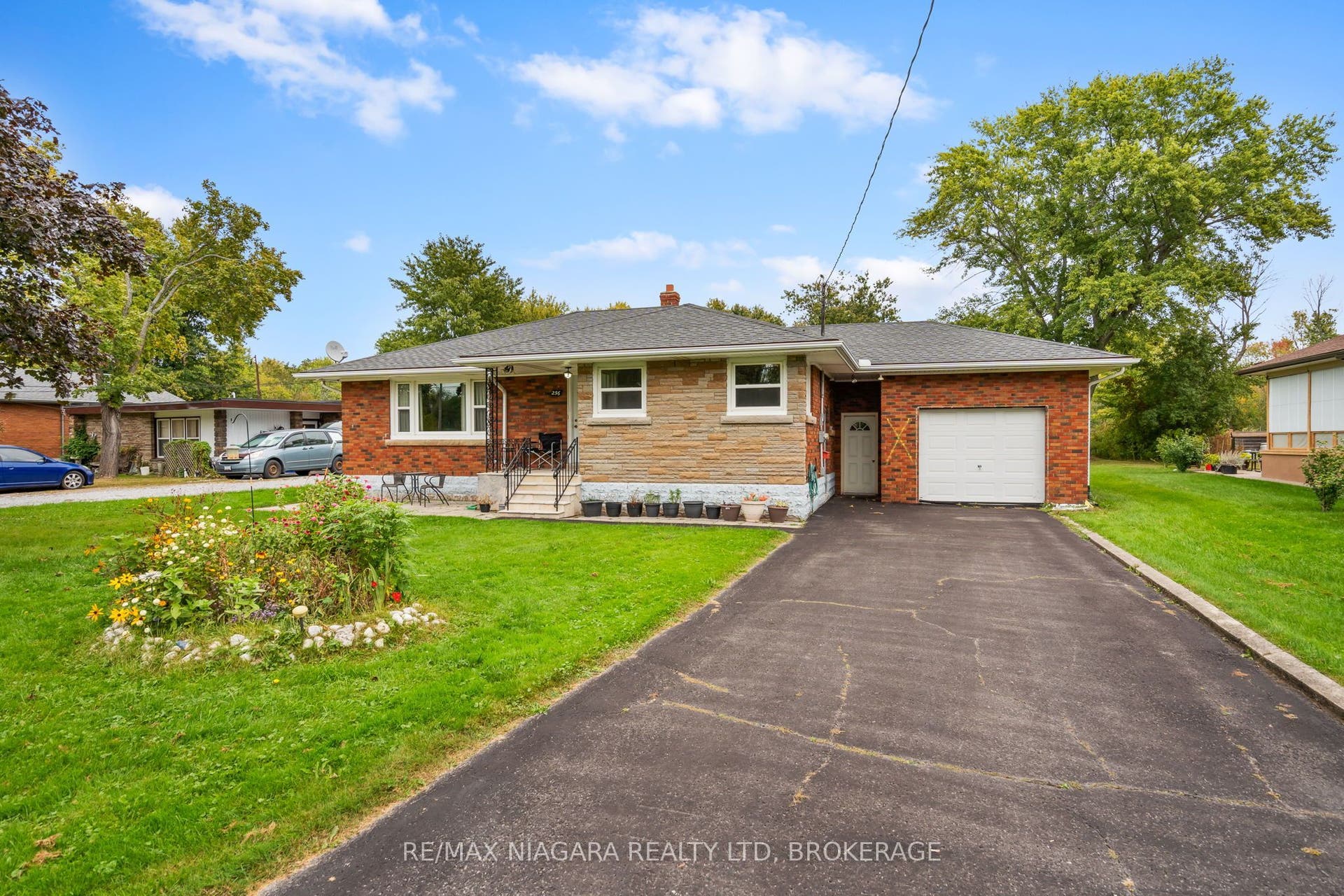 256 Kingsway Street, Welland, Niagara ON L3B 3N9