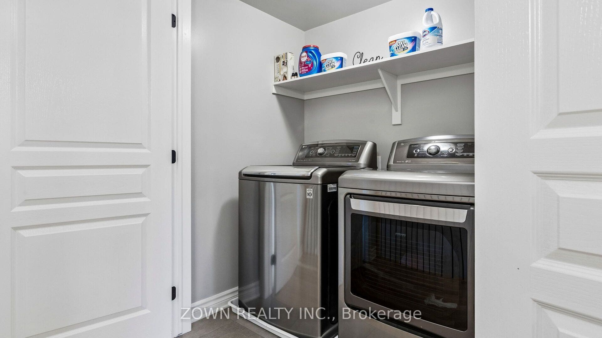 233 SITTELLE Private, Orleans - Cumberland And Area, Ottawa ON K4A 1G1 233 SITTELLE Private, Orleans - Cumberland And Area, Ottawa ON K4A 1G1