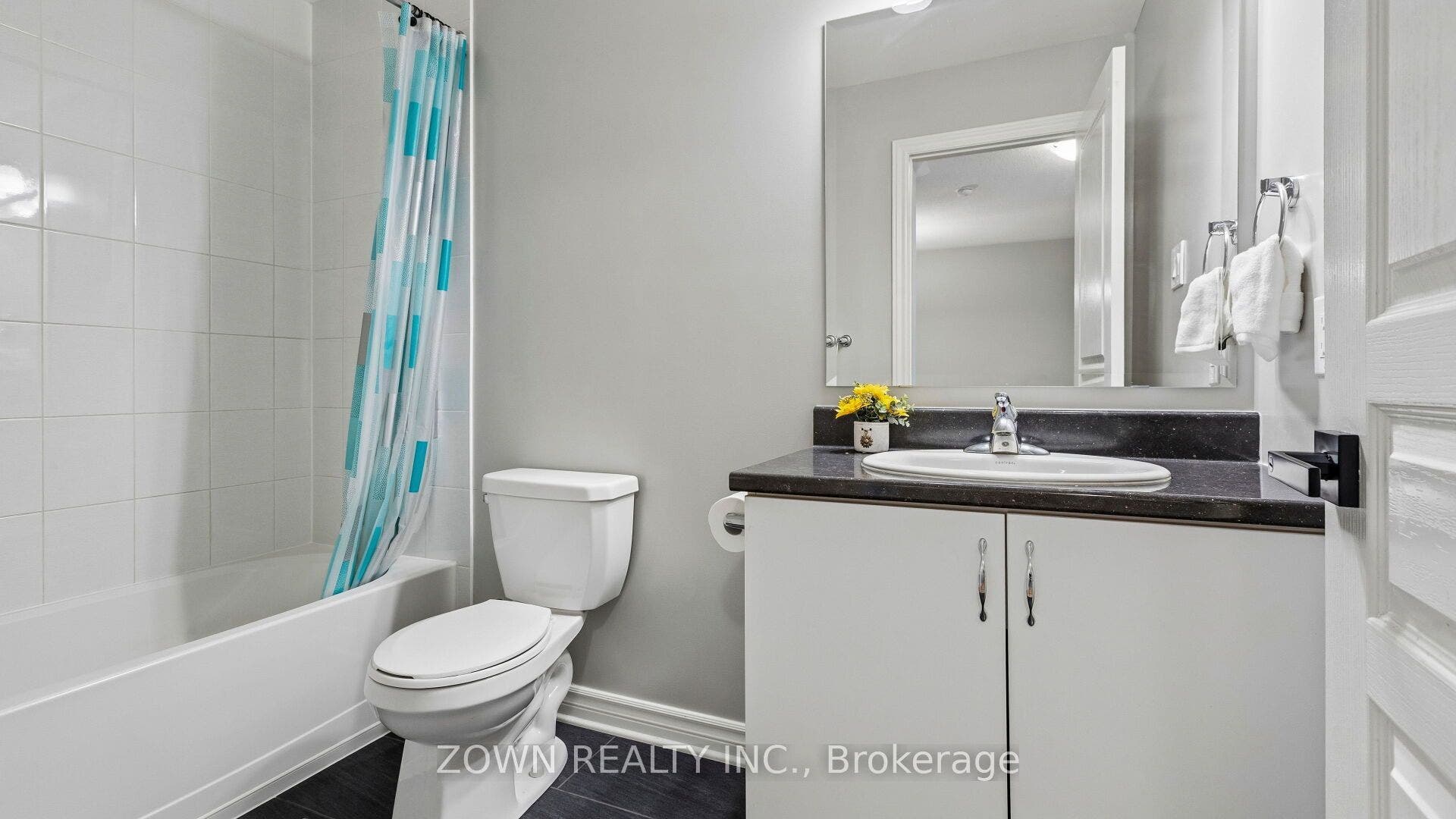 233 SITTELLE Private, Orleans - Cumberland And Area, Ottawa ON K4A 1G1 233 SITTELLE Private, Orleans - Cumberland And Area, Ottawa ON K4A 1G1