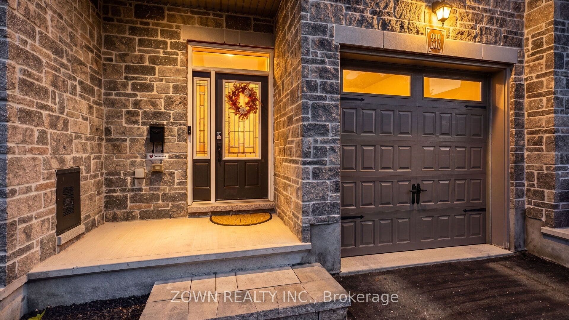 233 SITTELLE Private, Orleans - Cumberland And Area, Ottawa ON K4A 1G1 233 SITTELLE Private, Orleans - Cumberland And Area, Ottawa ON K4A 1G1