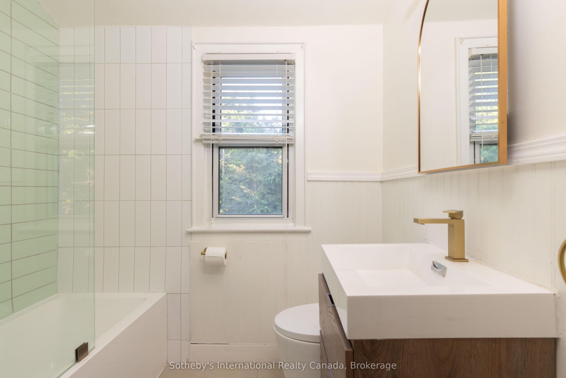 27 Arcade Crescent, Hamilton, Hamilton ON L9C 3H8