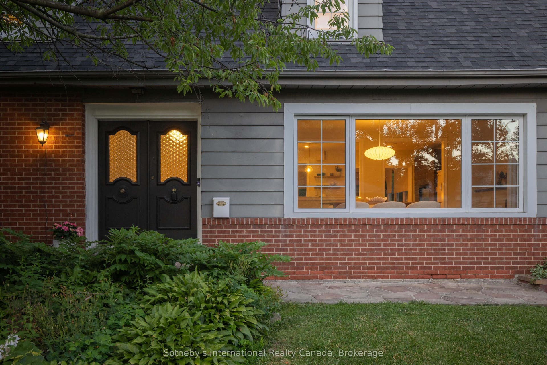 27 Arcade Crescent, Hamilton, Hamilton ON L9C 3H8