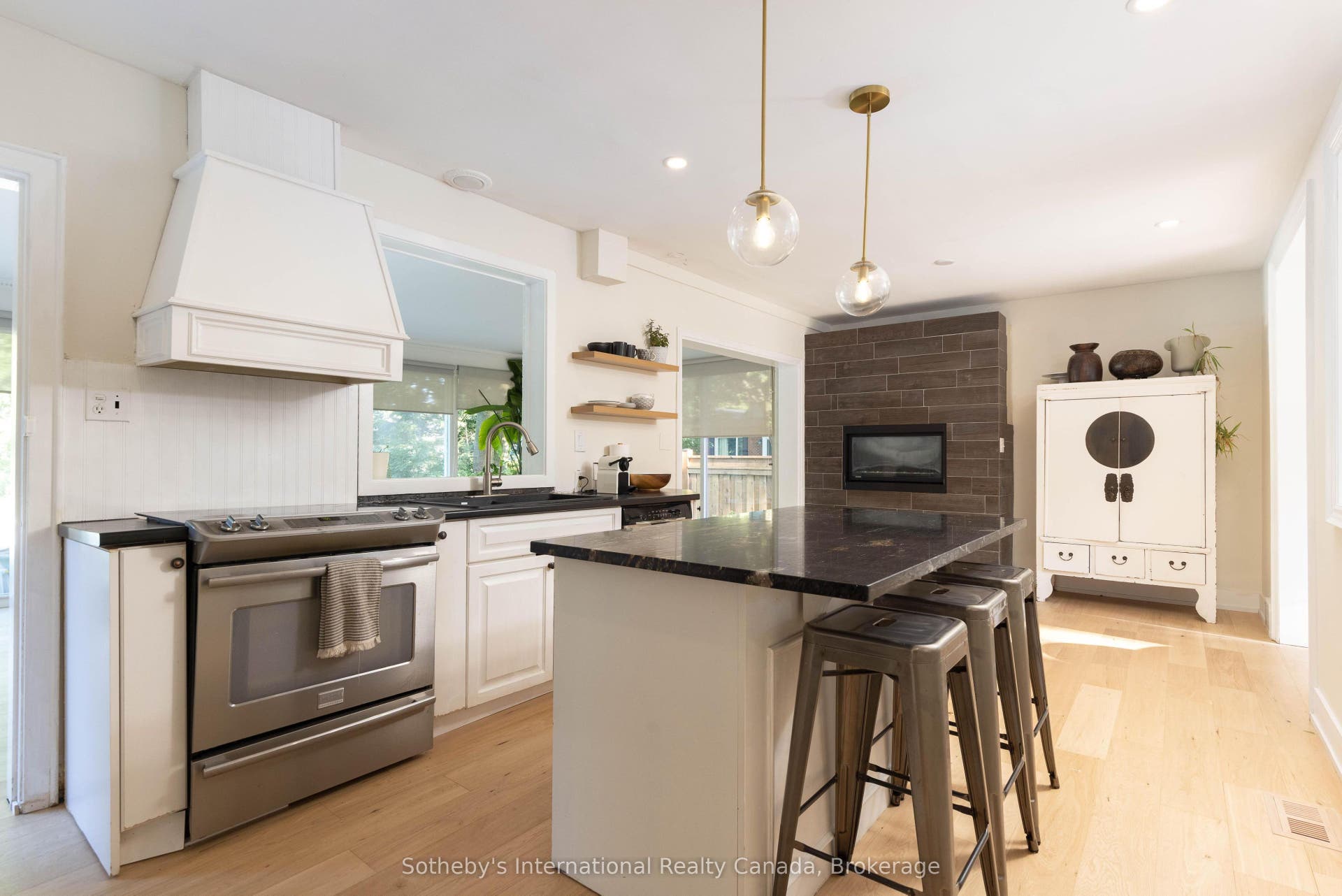 27 Arcade Crescent, Hamilton, Hamilton ON L9C 3H8