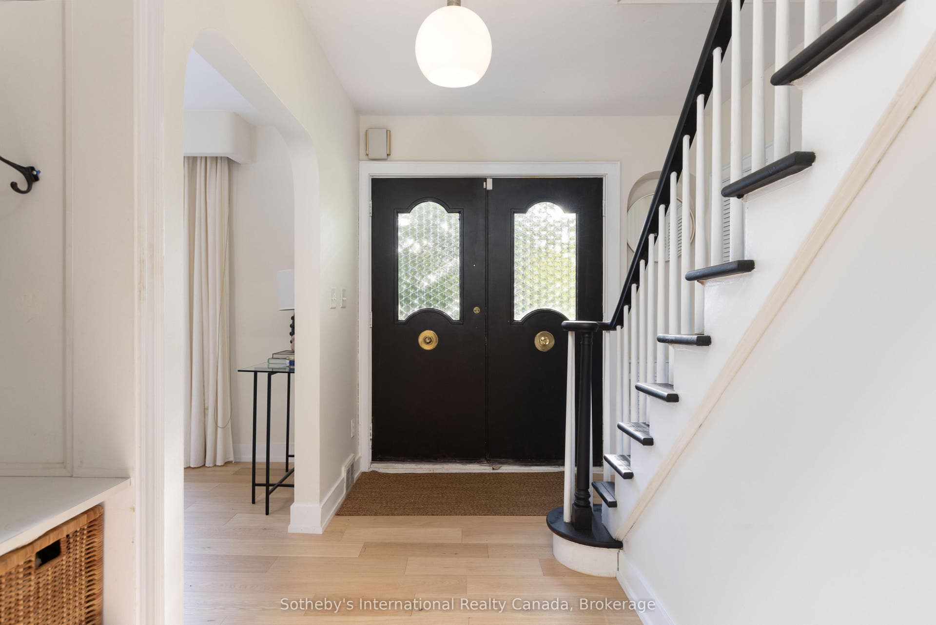 27 Arcade Crescent, Hamilton, Hamilton ON L9C 3H8