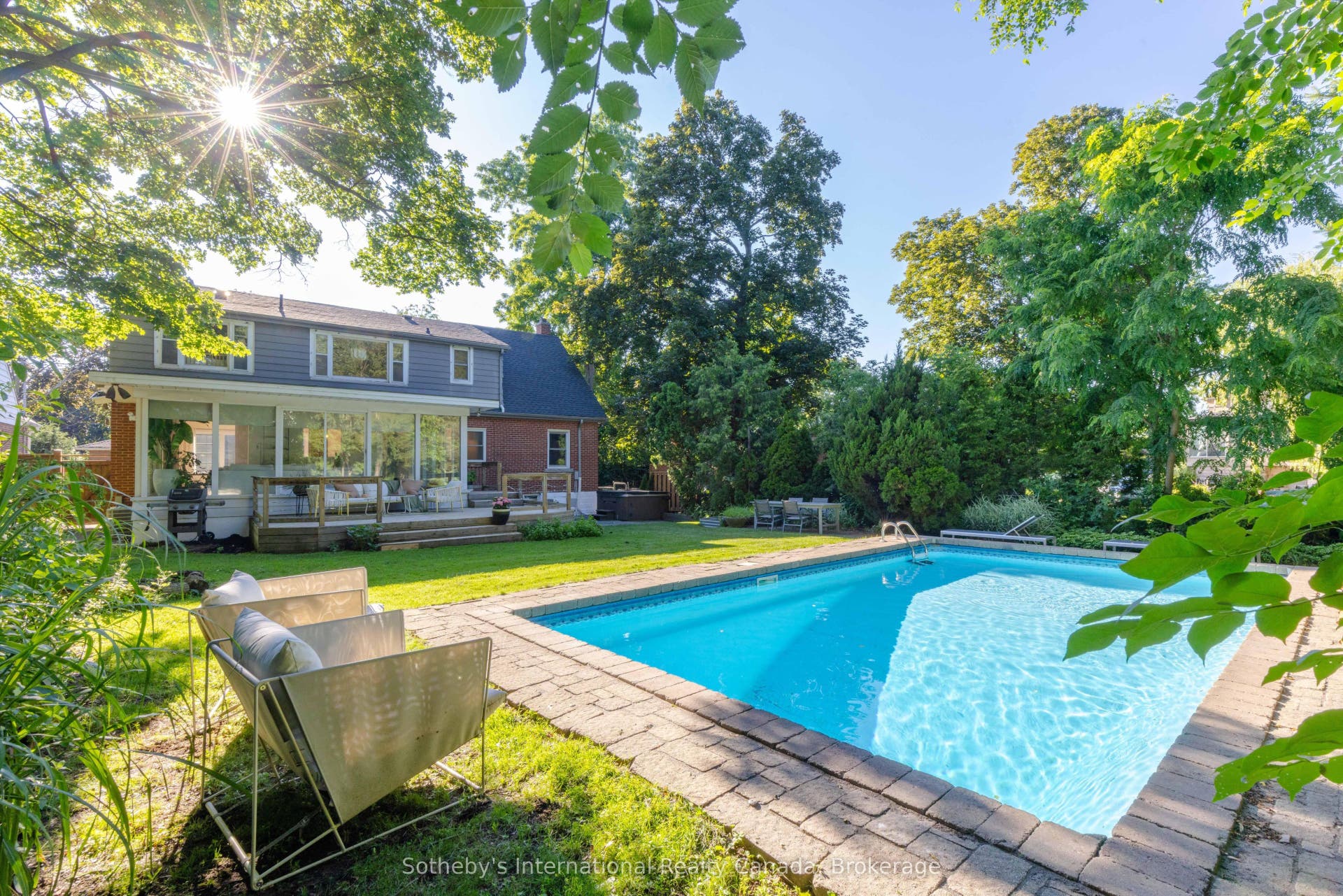 27 Arcade Crescent, Hamilton, Hamilton ON L9C 3H8