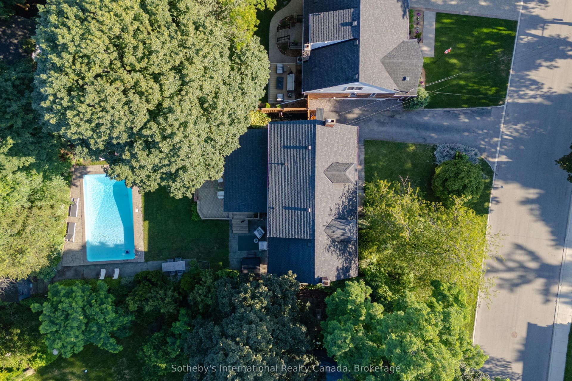 27 Arcade Crescent, Hamilton, Hamilton ON L9C 3H8