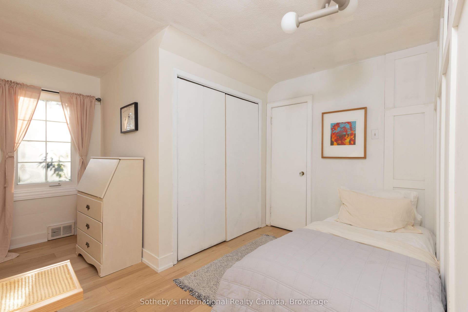 27 Arcade Crescent, Hamilton, Hamilton ON L9C 3H8