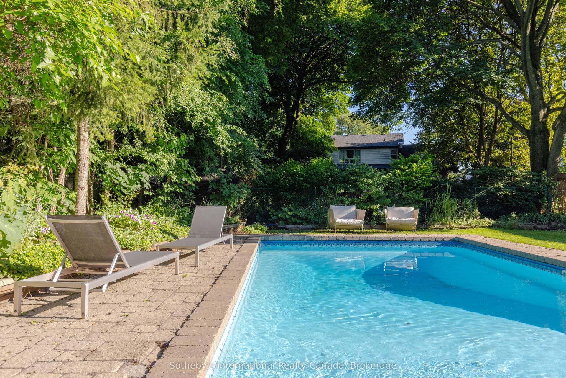 27 Arcade Crescent, Hamilton, Hamilton ON L9C 3H8
