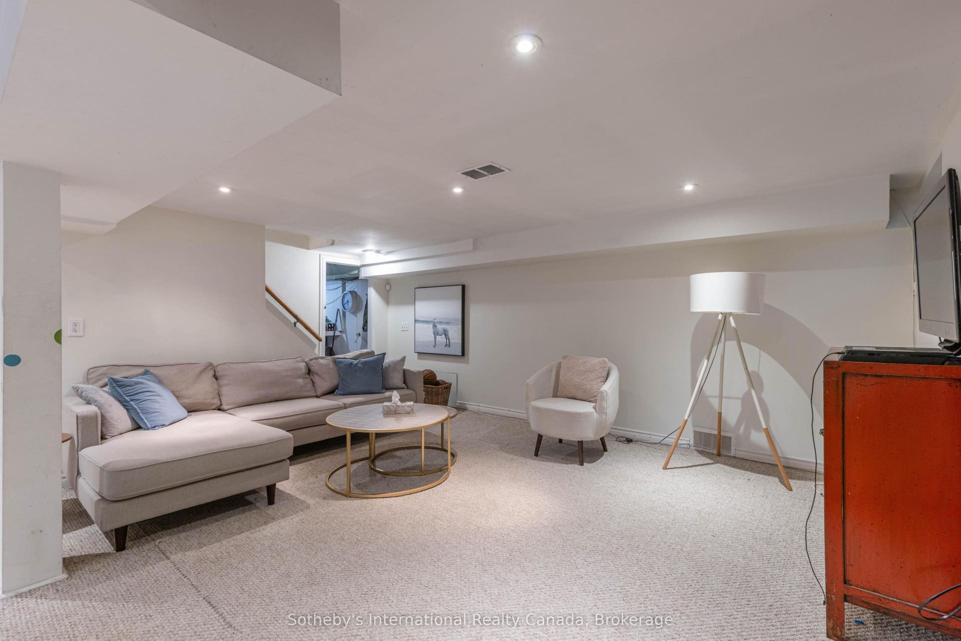 27 Arcade Crescent, Hamilton, Hamilton ON L9C 3H8