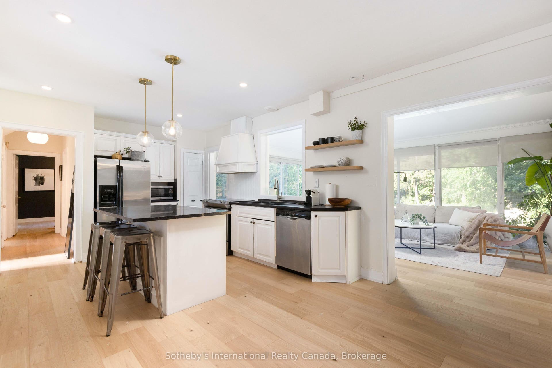 27 Arcade Crescent, Hamilton, Hamilton ON L9C 3H8