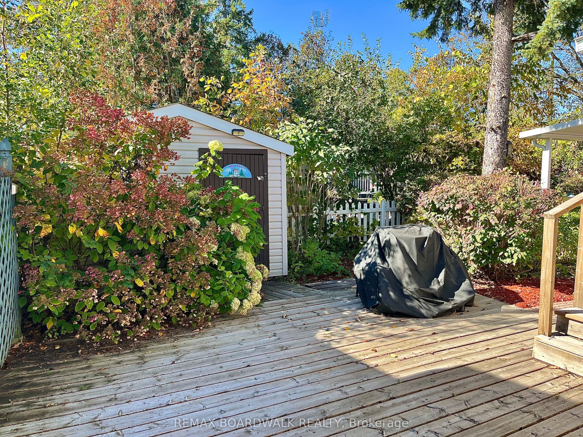 1 Mireille Private, Stittsville - Munster - Richmond, Ottawa ON K0A 1B0