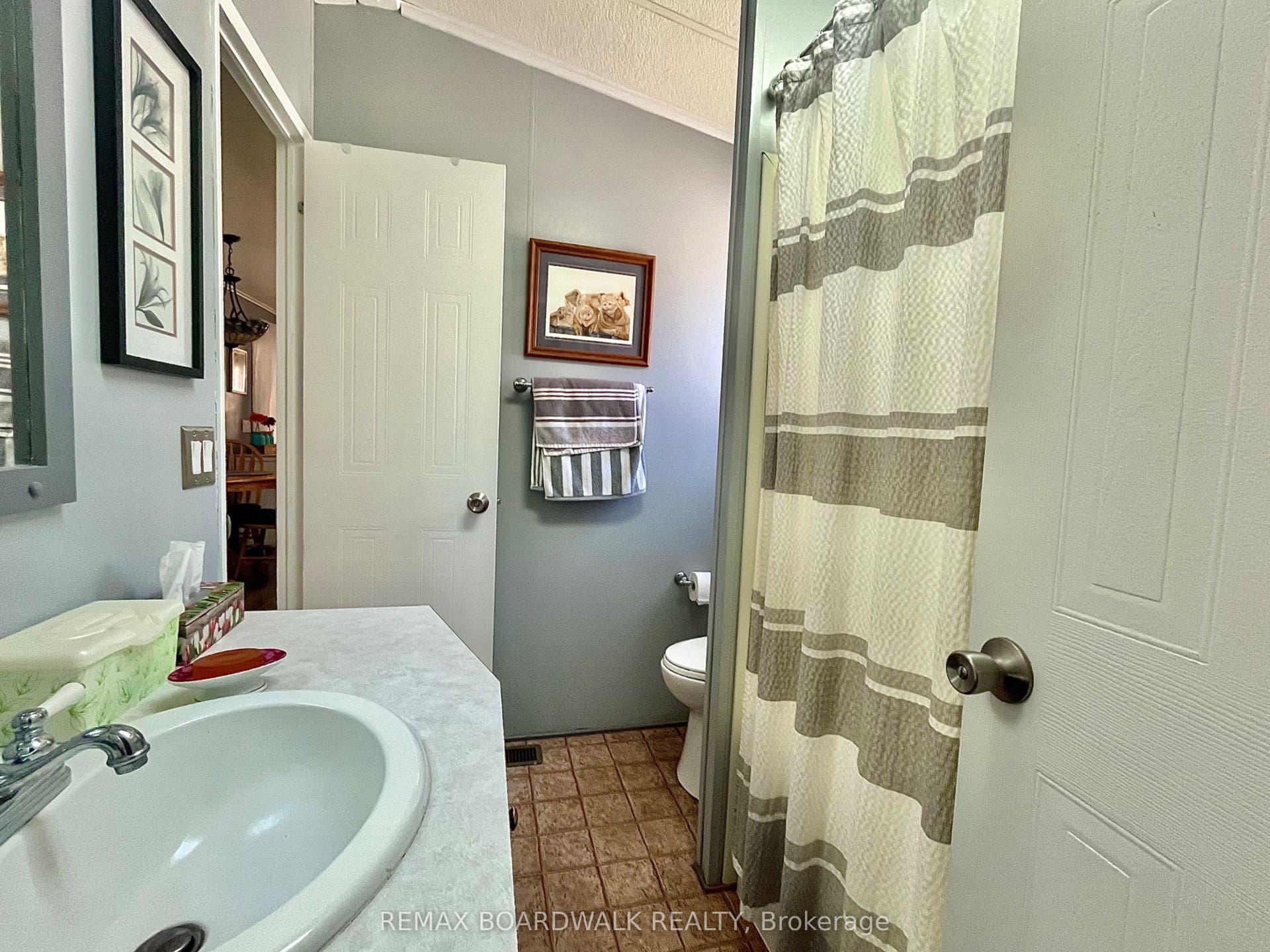 1 Mireille Private, Stittsville - Munster - Richmond, Ottawa ON K0A 1B0