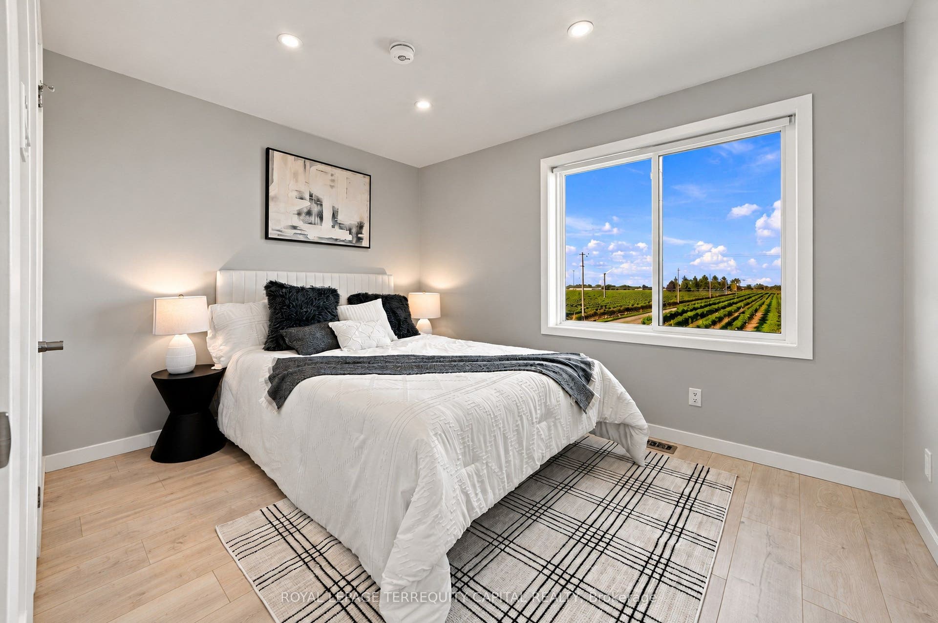 165 East West Line, Niagara-on-the-Lake, Niagara ON L0S 1J0