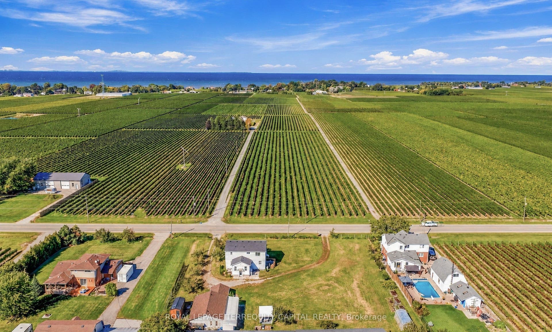 165 East West Line, Niagara-on-the-Lake, Niagara ON L0S 1J0
