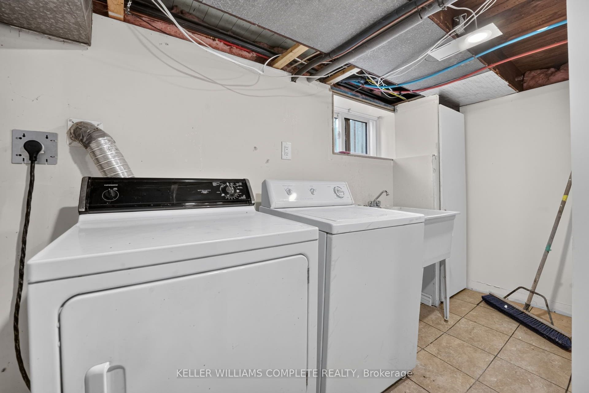 215 PALING Avenue, Hamilton, Hamilton ON L8H 5J6