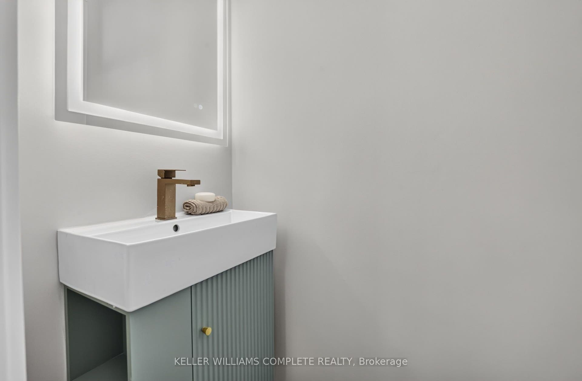 215 PALING Avenue, Hamilton, Hamilton ON L8H 5J6