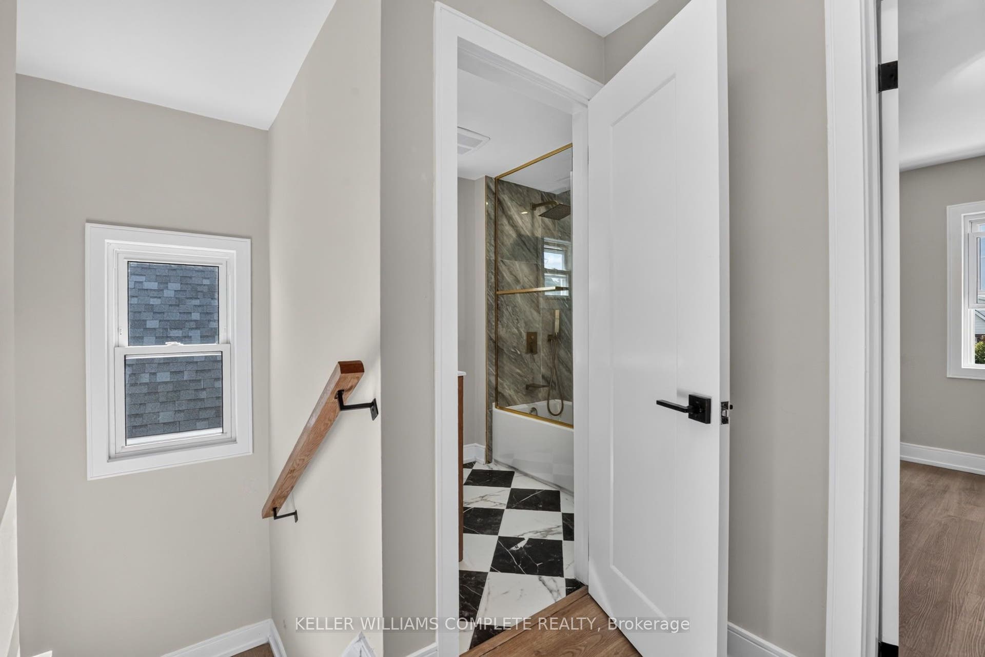 215 PALING Avenue, Hamilton, Hamilton ON L8H 5J6
