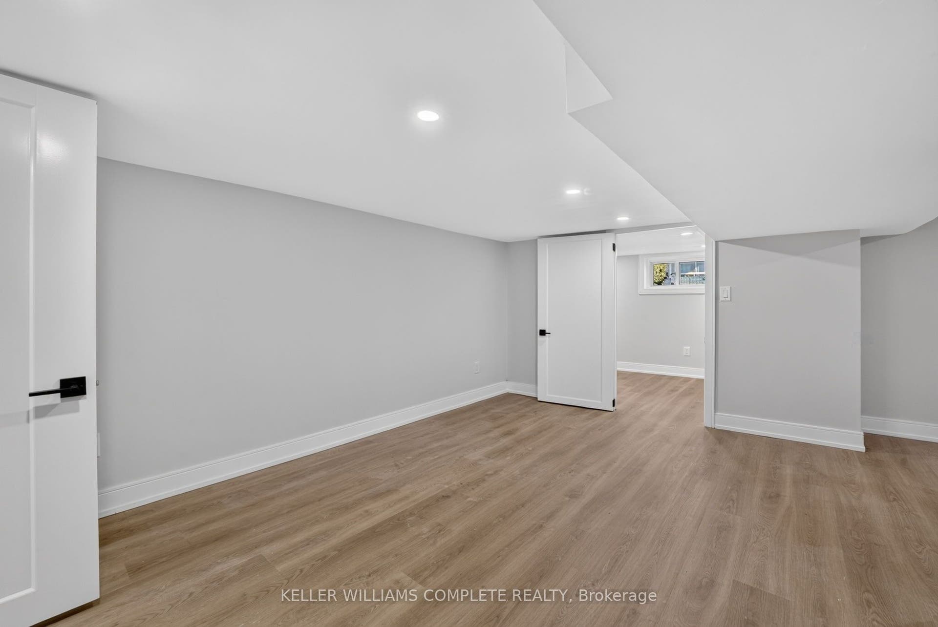 215 PALING Avenue, Hamilton, Hamilton ON L8H 5J6