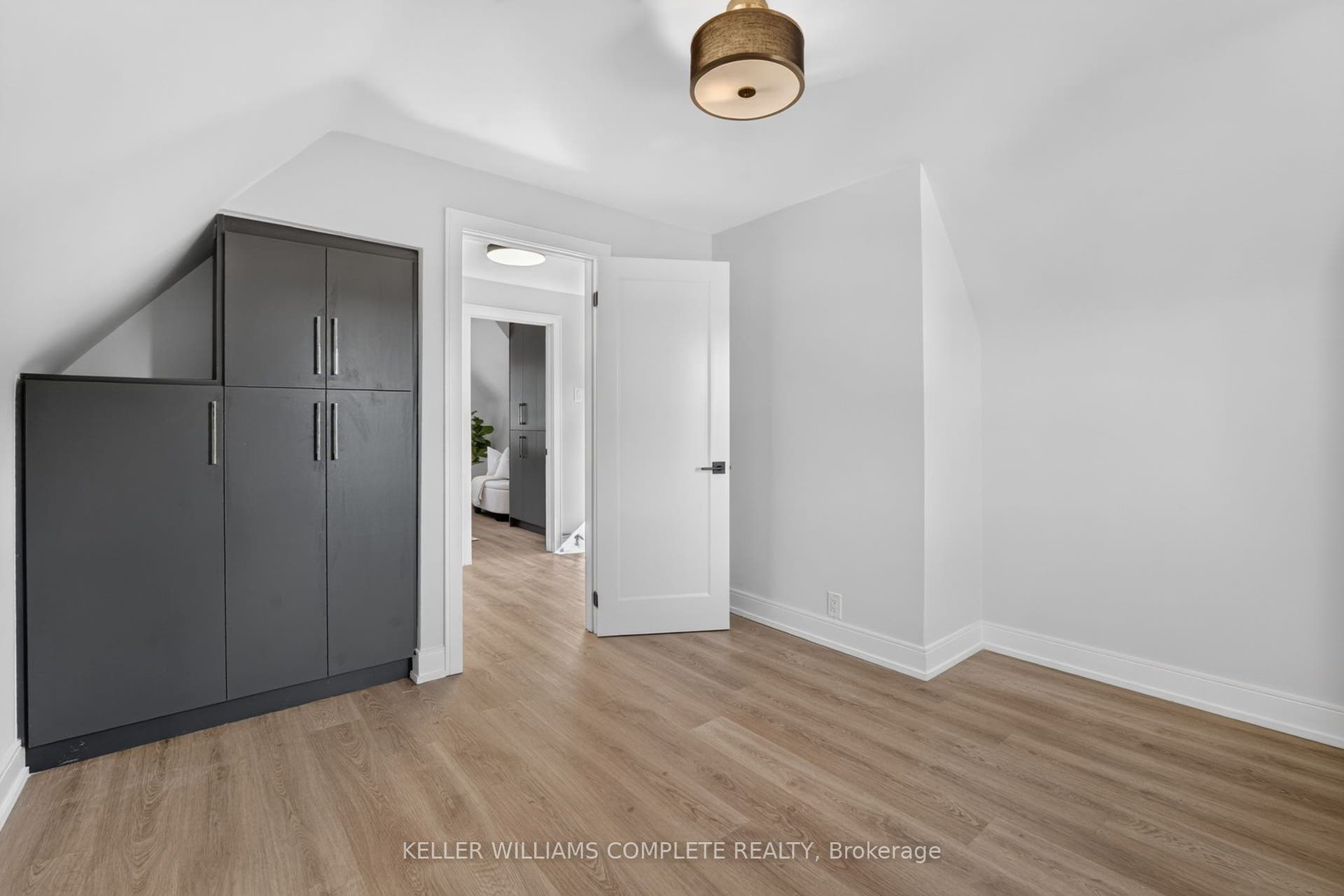 215 PALING Avenue, Hamilton, Hamilton ON L8H 5J6