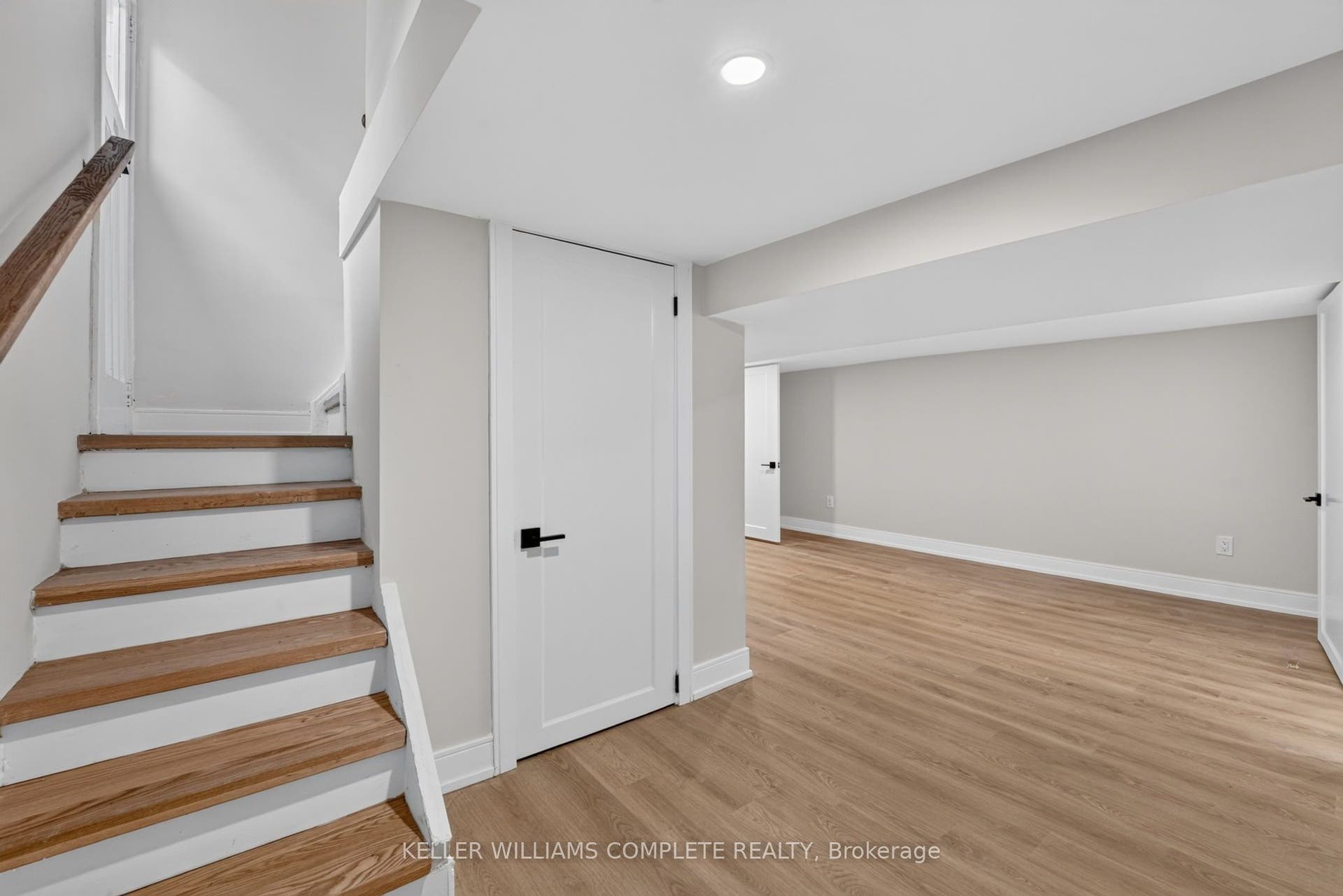 215 PALING Avenue, Hamilton, Hamilton ON L8H 5J6
