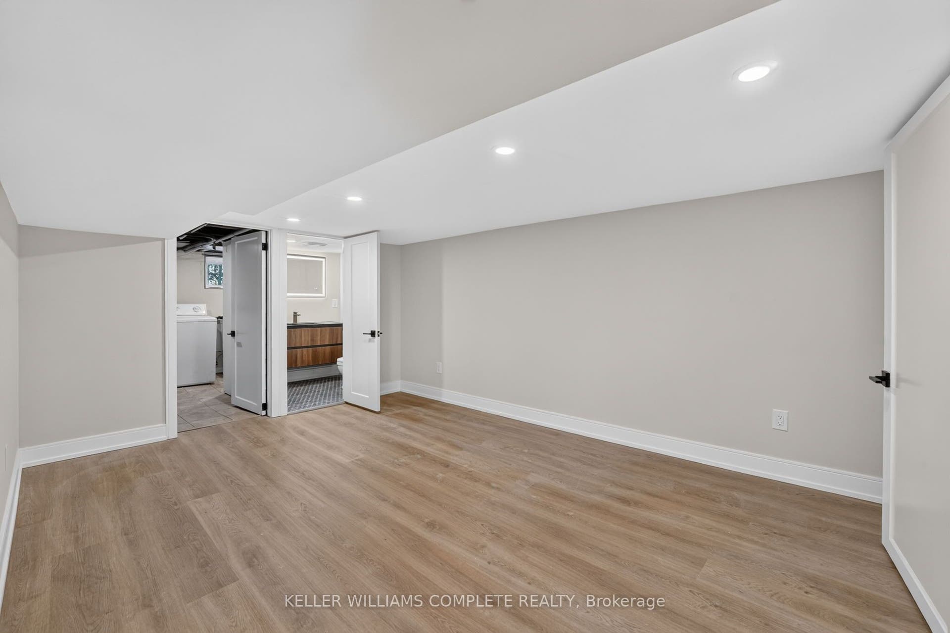 215 PALING Avenue, Hamilton, Hamilton ON L8H 5J6